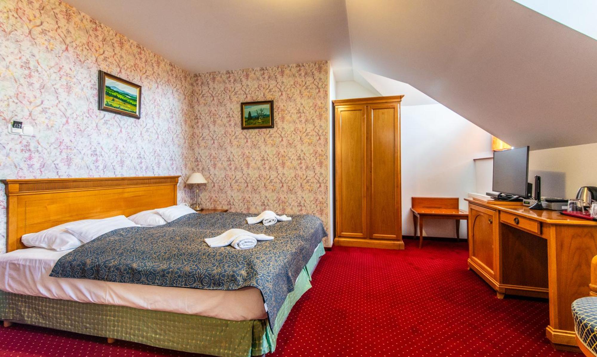 Borhotel Sziluett Farkasmály 3*