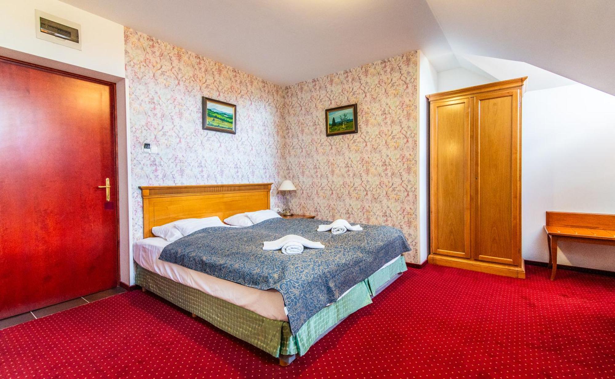 Borhotel Sziluett Farkasmály