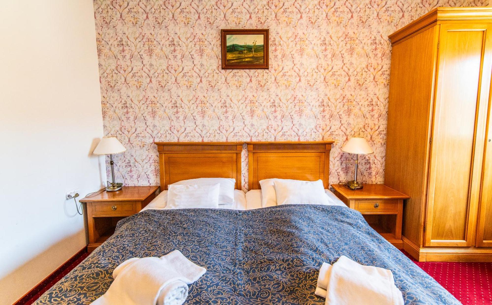 Borhotel Sziluett Farkasmály 3*