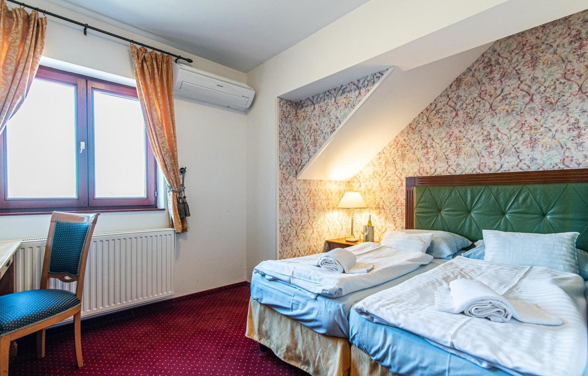Borhotel Sziluett Farkasmály