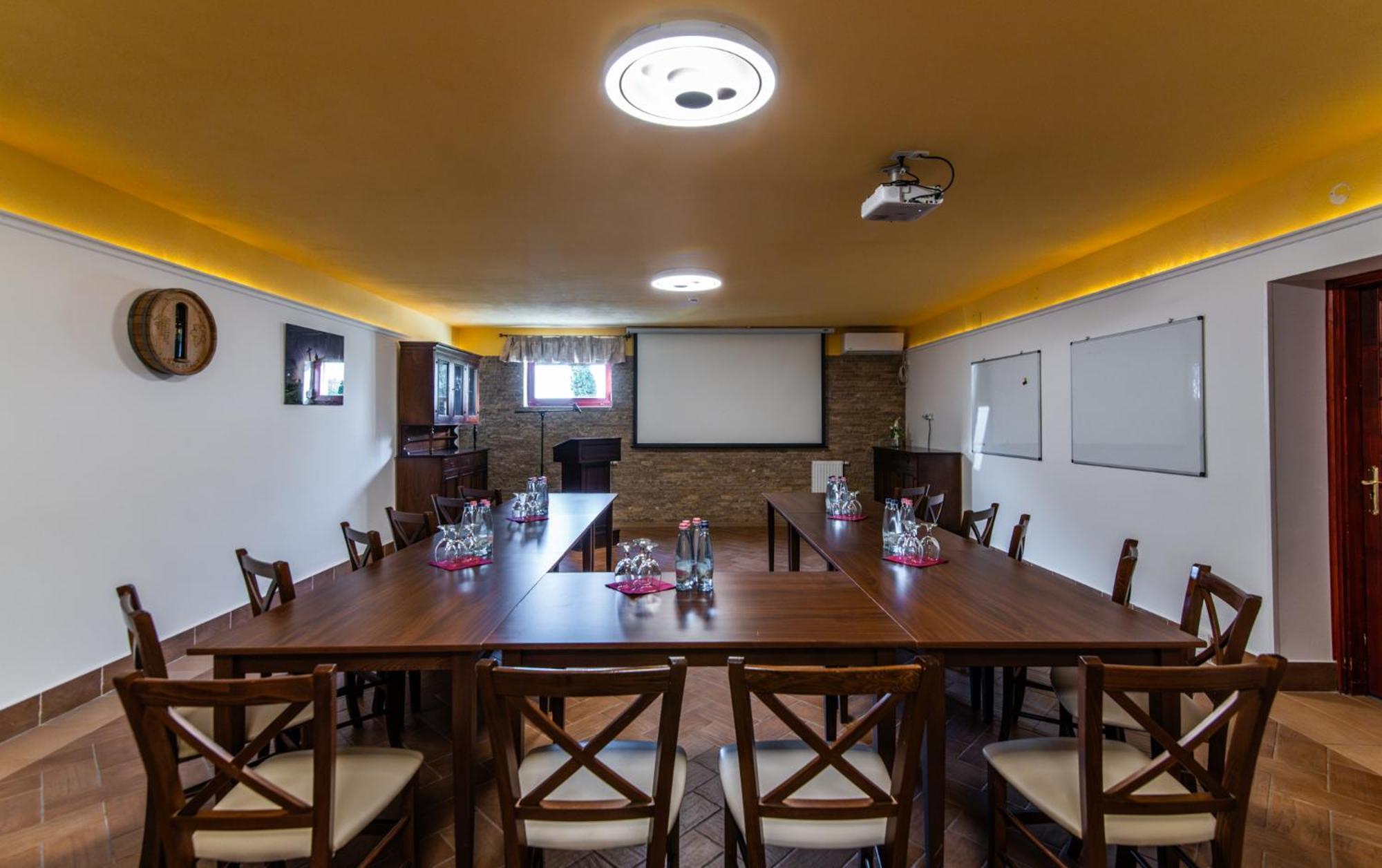 Borhotel Sziluett Farkasmaly 3* Gyongyos