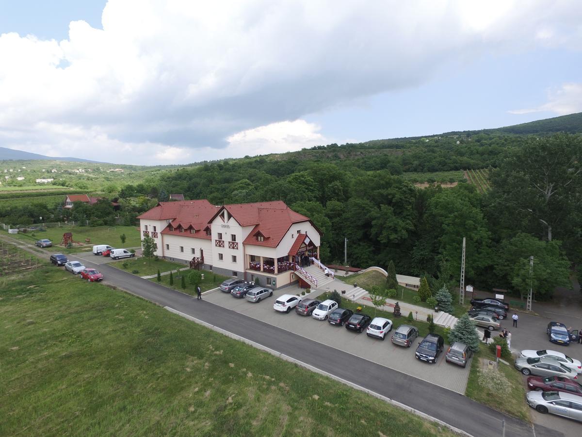 Borhotel Sziluett Farkasmály