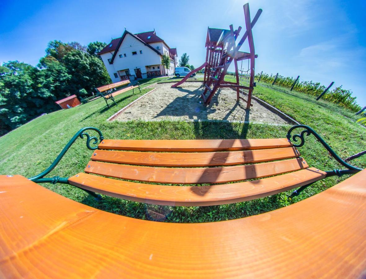 Borhotel Sziluett Farkasmaly 3* Gyongyos